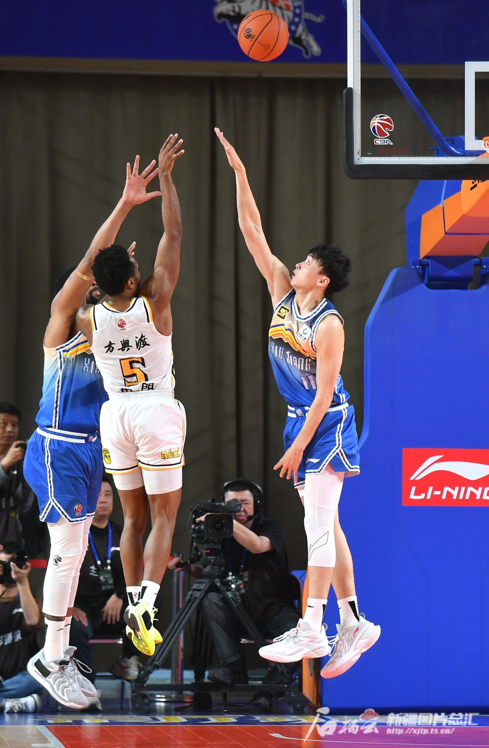 九游体育在线登录-包含新疆飞虎主场负于辽宁，遭遇两连败的词条