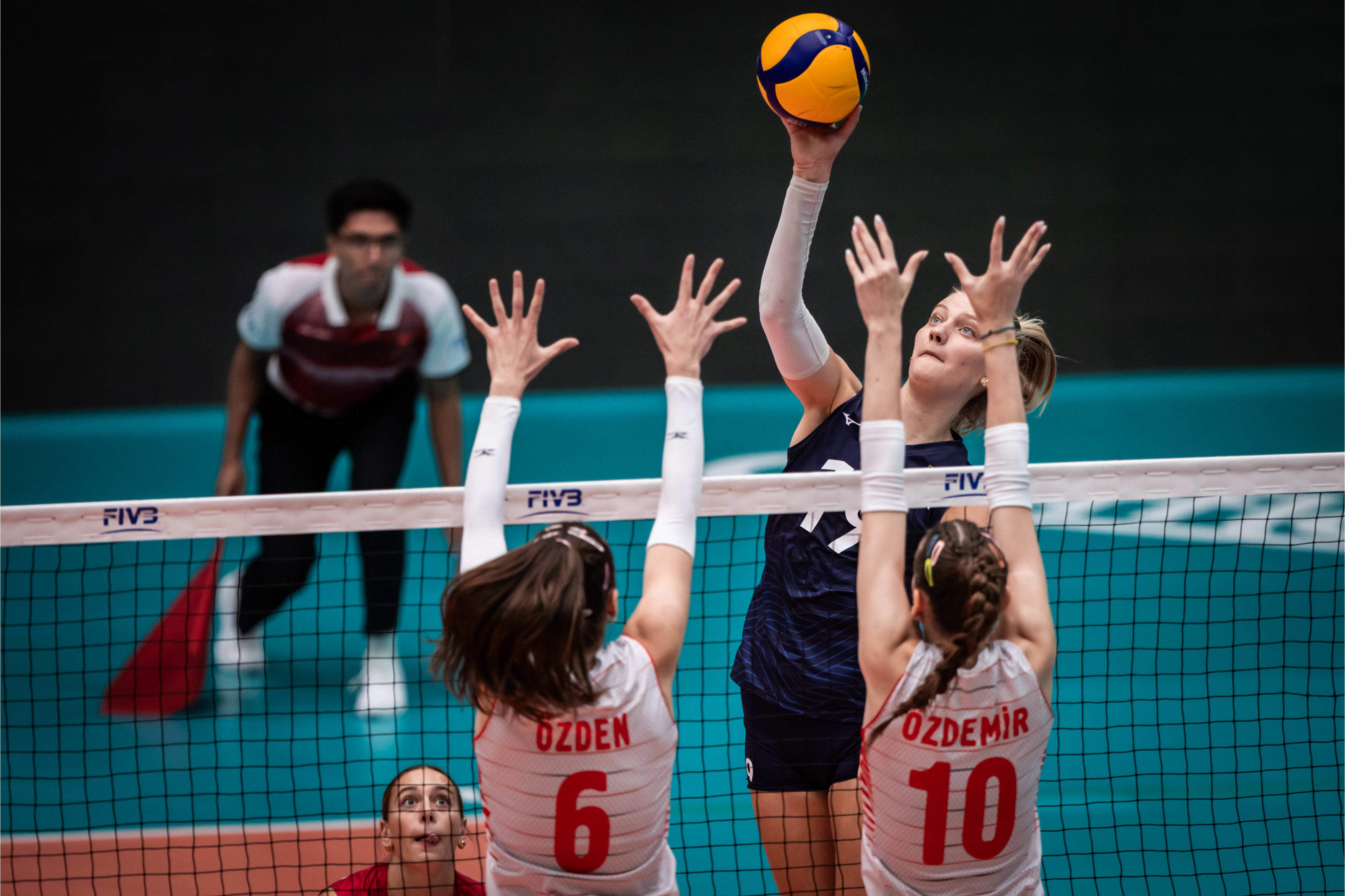 关于南安普敦客场惊险逆转,球队暂时回暖士气的信息 关于南安普敦客场惊险逆转,球队暂时回暖士气的信息