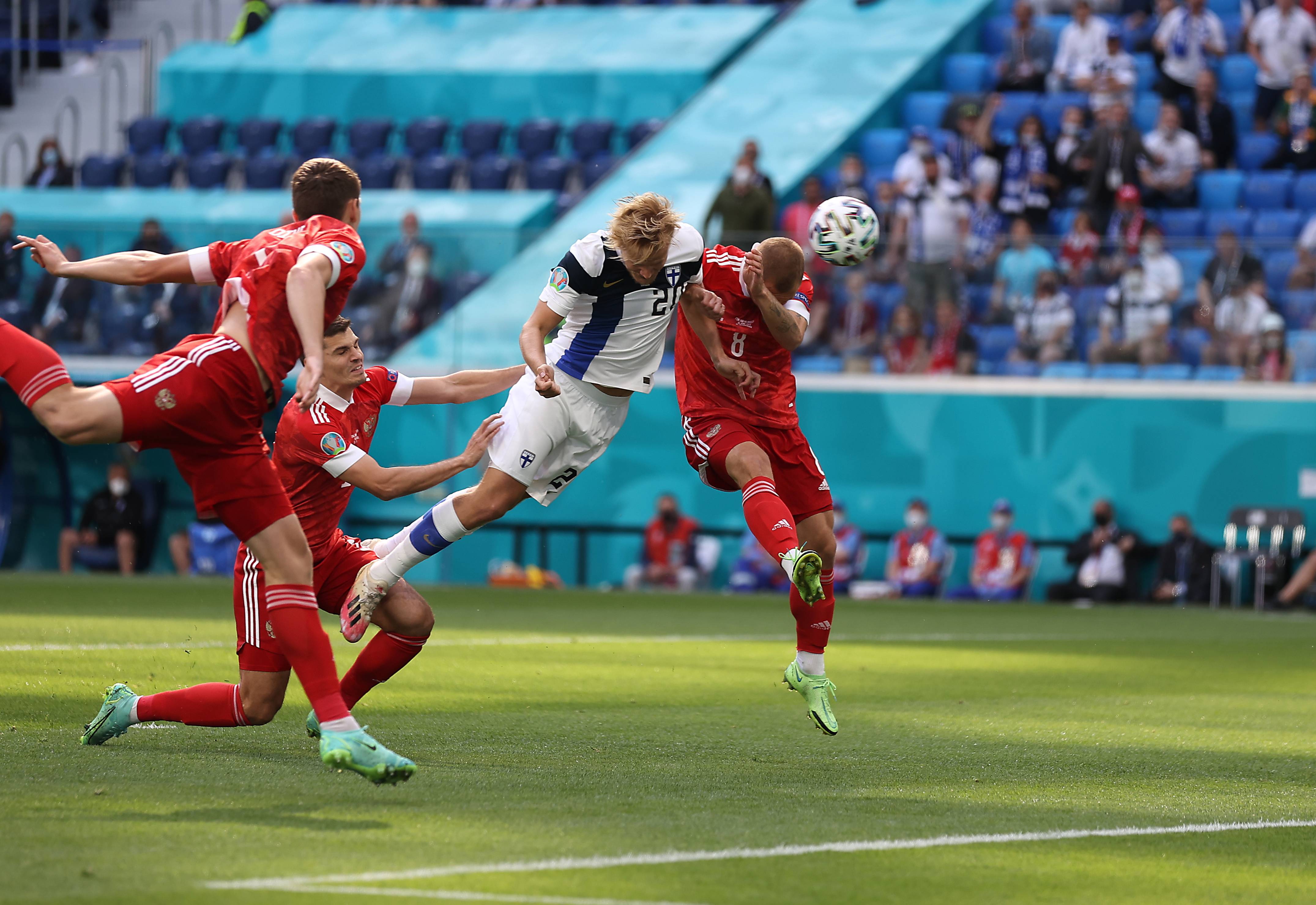 九游体育网页版登录入口-欧洲国家足球赛事热闹进行中，场上战况激烈