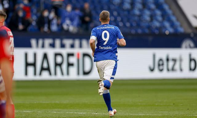 沙尔克主场爆冷负于对手，陷入防守危机的简单介绍