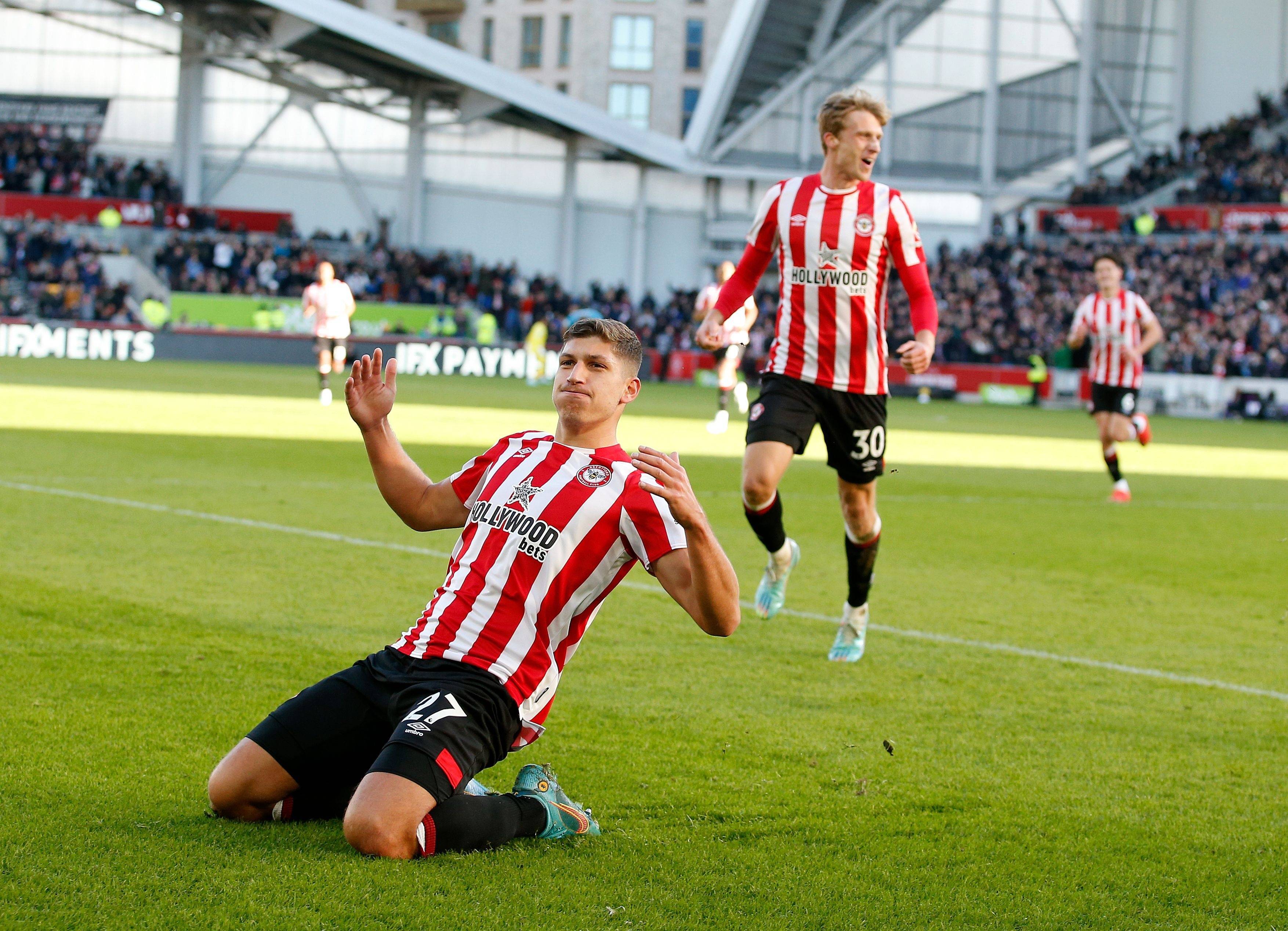 九游体育官网入口-球队精密配合为球员带来进球机会