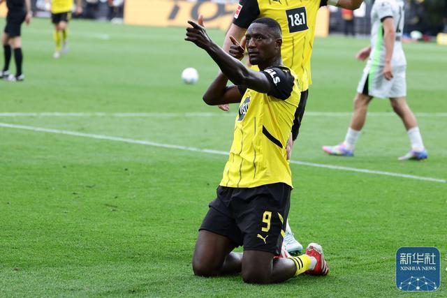 沃尔夫斯堡球员在比赛中表现出色