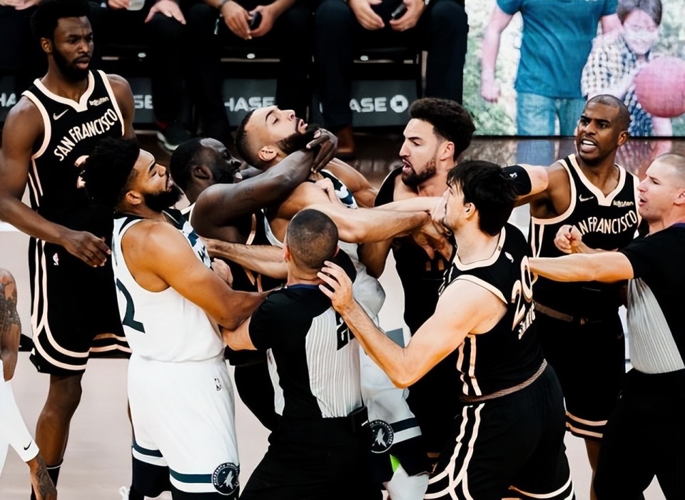 九游体育-爱尔兰队豪取七连胜，成为黑马热门