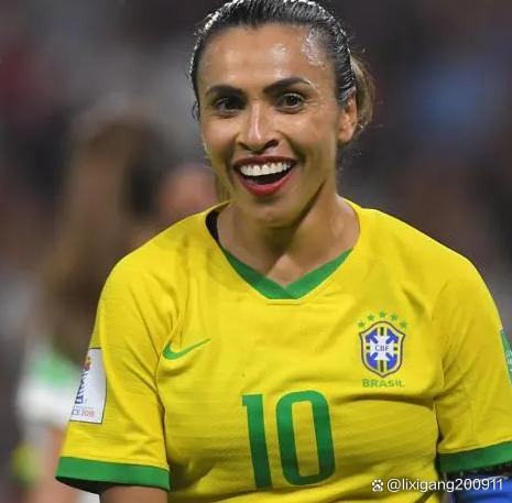巴西女足球员夺得世界联赛冠军 巴西女足球员夺得世界联赛冠军