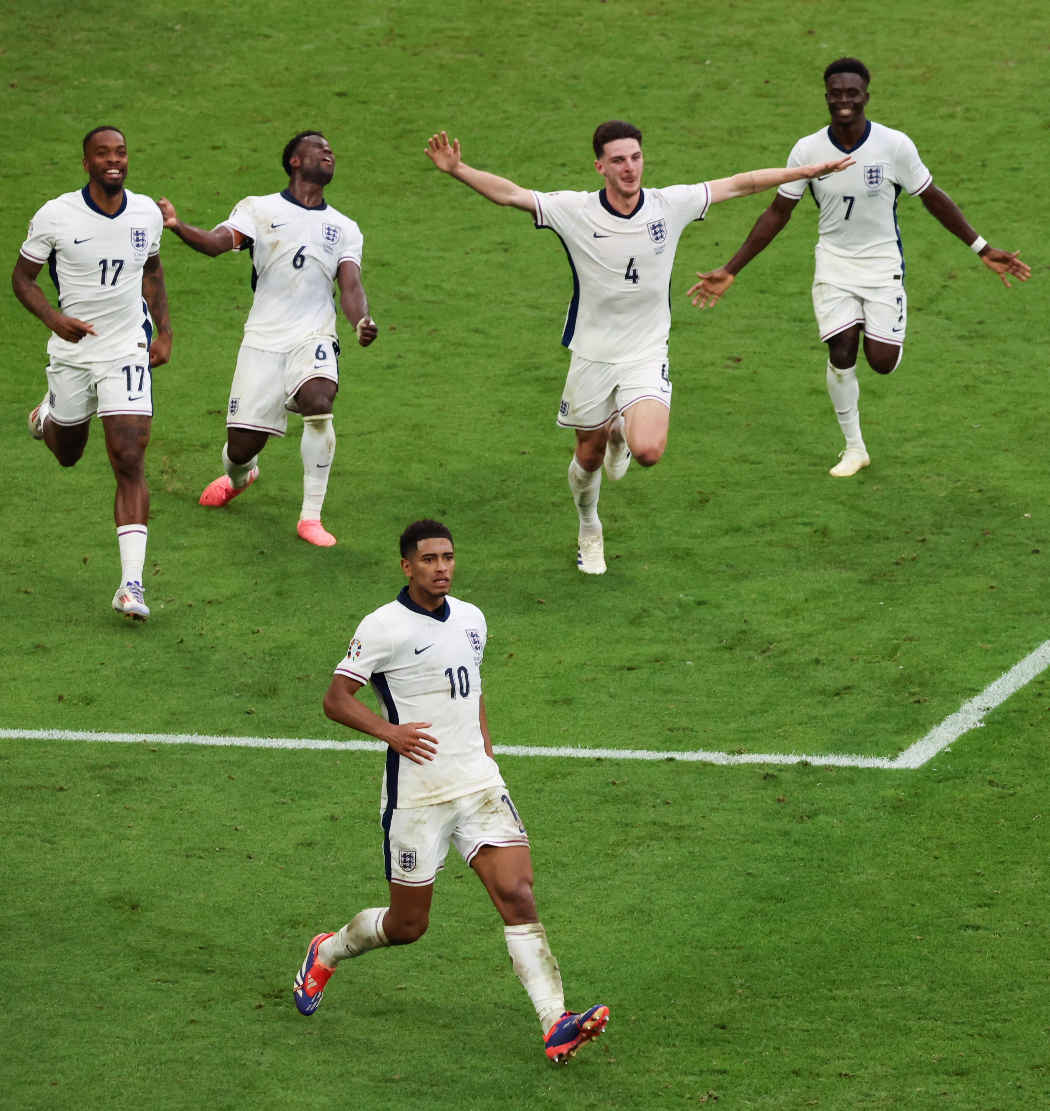 关于足球职业生涯巅峰对决，竞技水平高超的信息