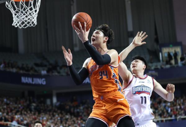 九游体育-河北男篮稳扎稳打，迈向成功之路