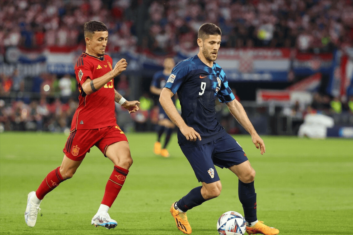 九游体育在线-西班牙轻松战胜克罗地亚，夺得小组头名！的简单介绍