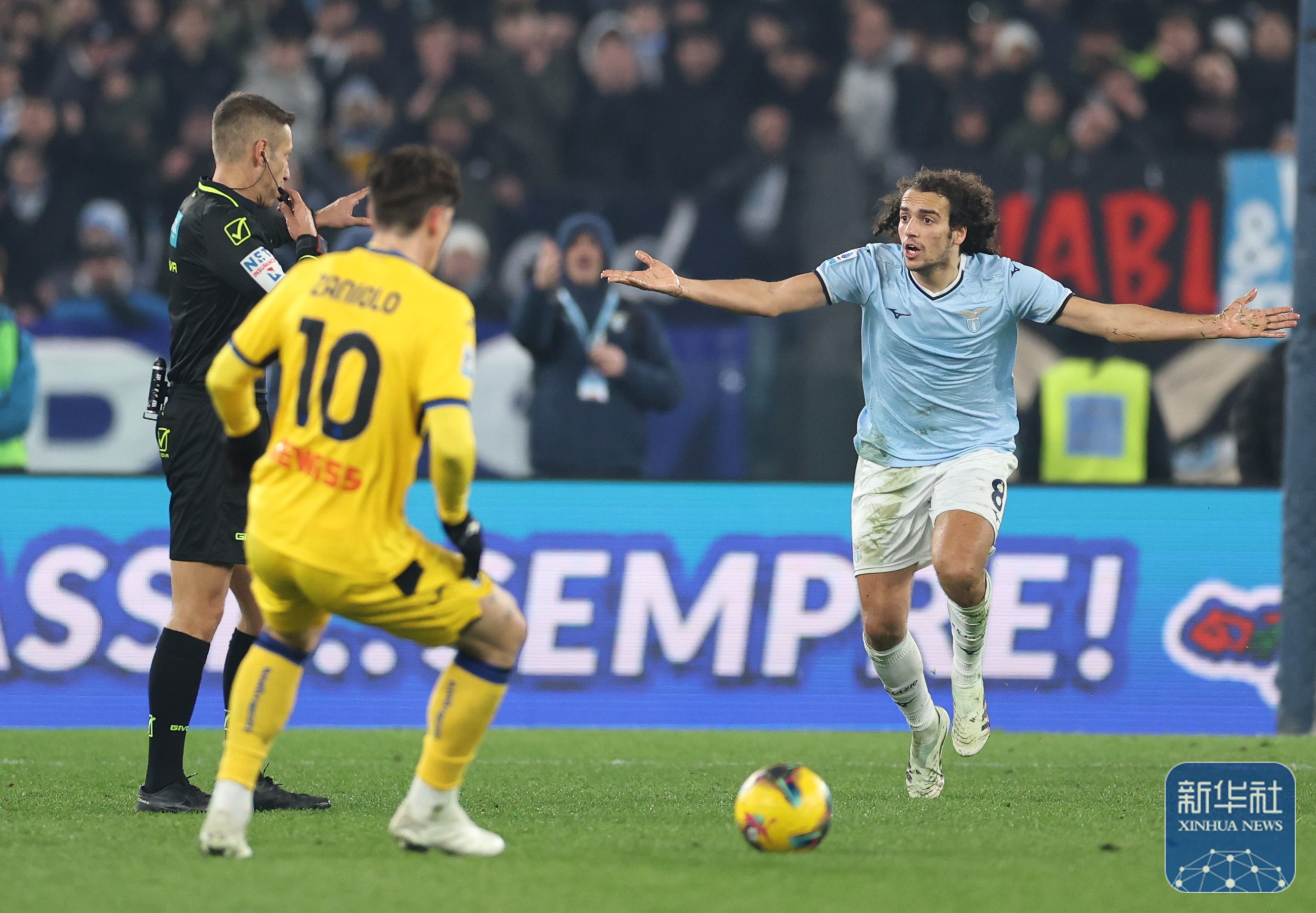 拉齐奥主帅表示球队目标是冲击联赛前四的简单介绍