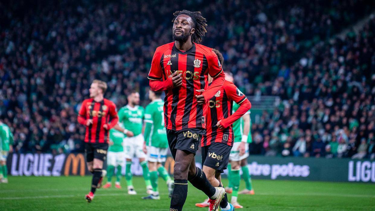 包含巴黎圣日耳曼客场逆转尼斯，继续领跑积分榜的词条