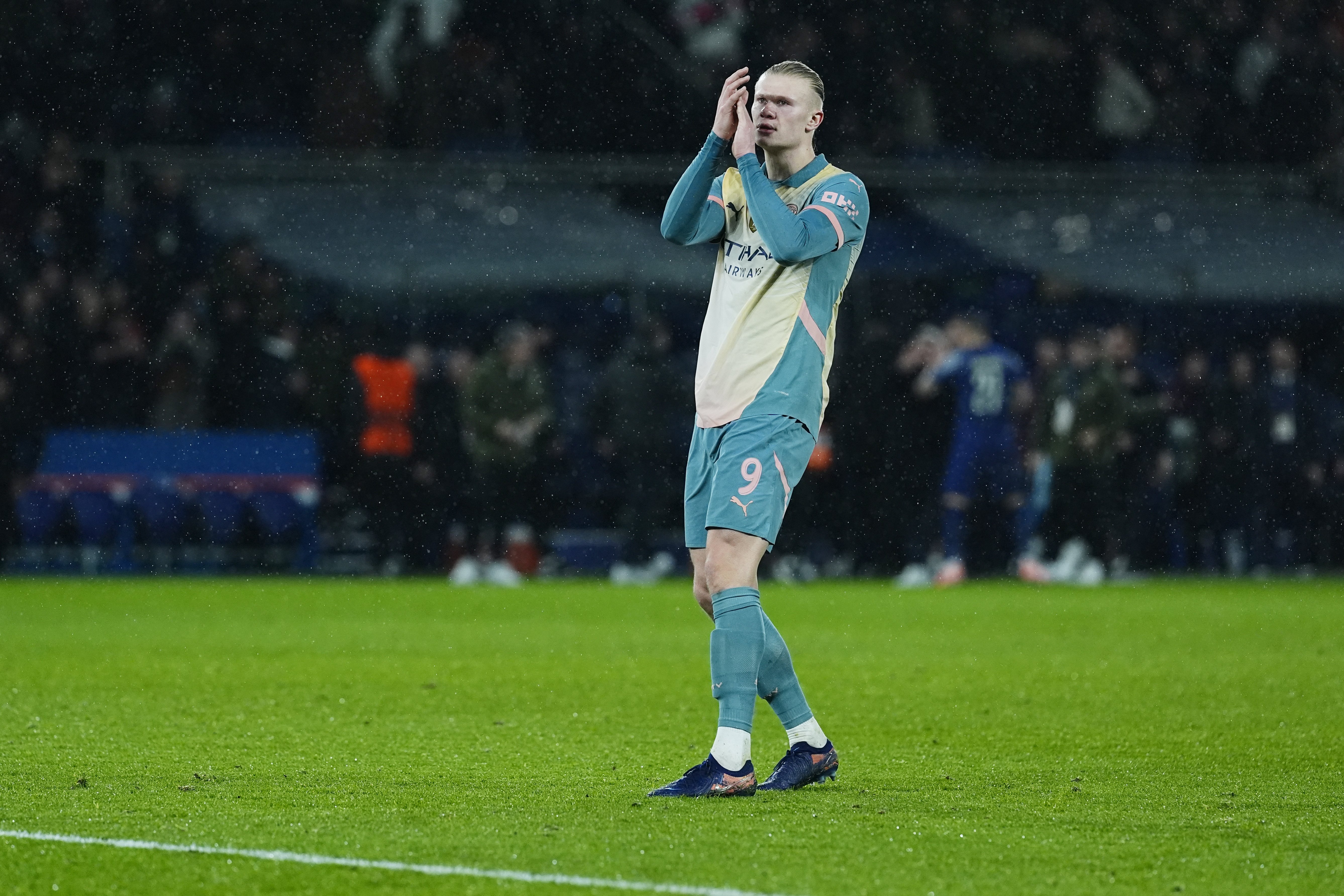 巴黎圣日耳曼主场大胜，卫冕冠军前景乐观的简单介绍