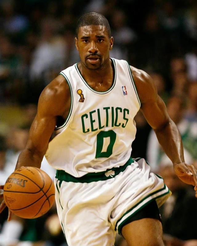 包含凯尔特人队球员获得职业生涯新高的词条