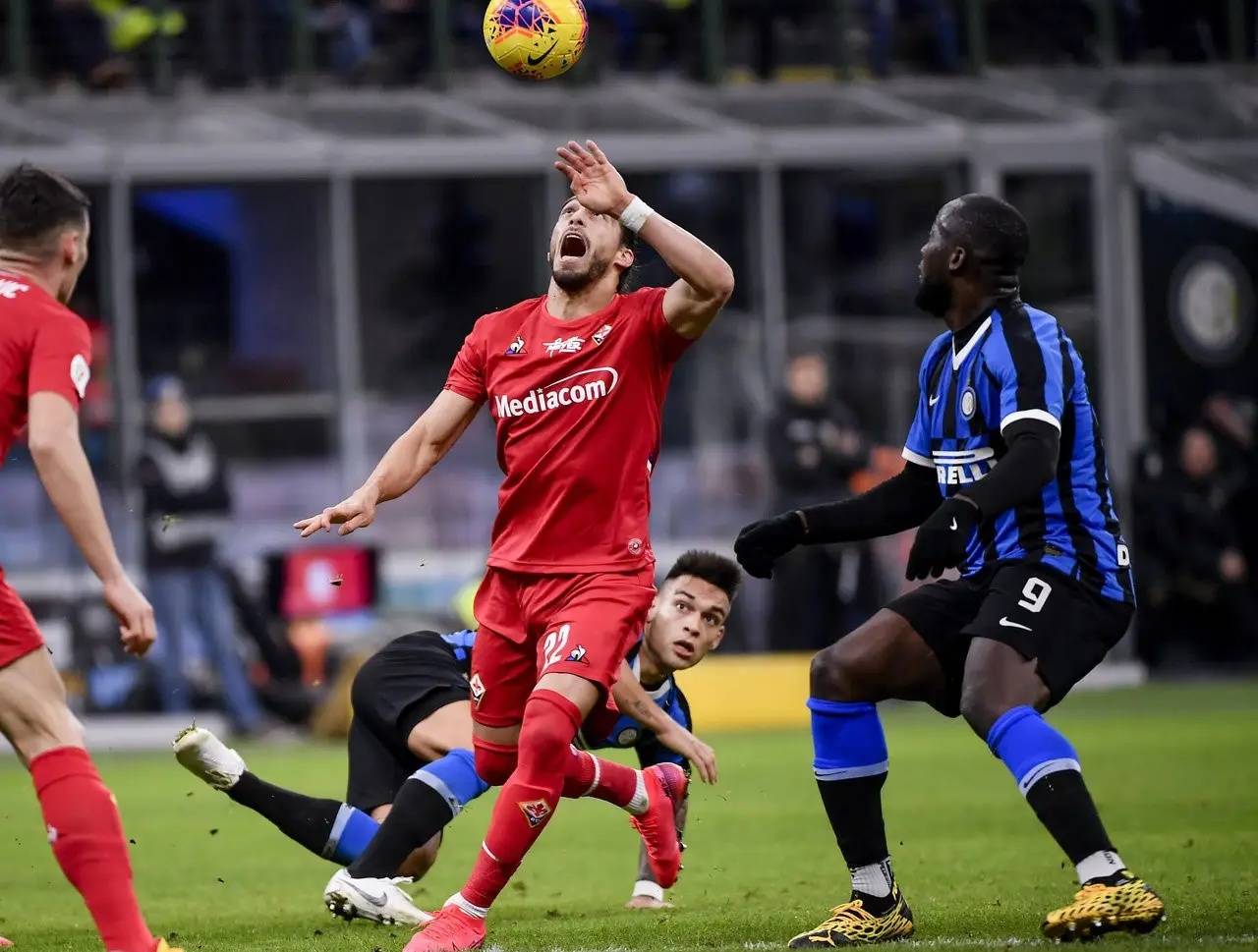 在佛罗伦萨的比赛中，那不勒斯获胜