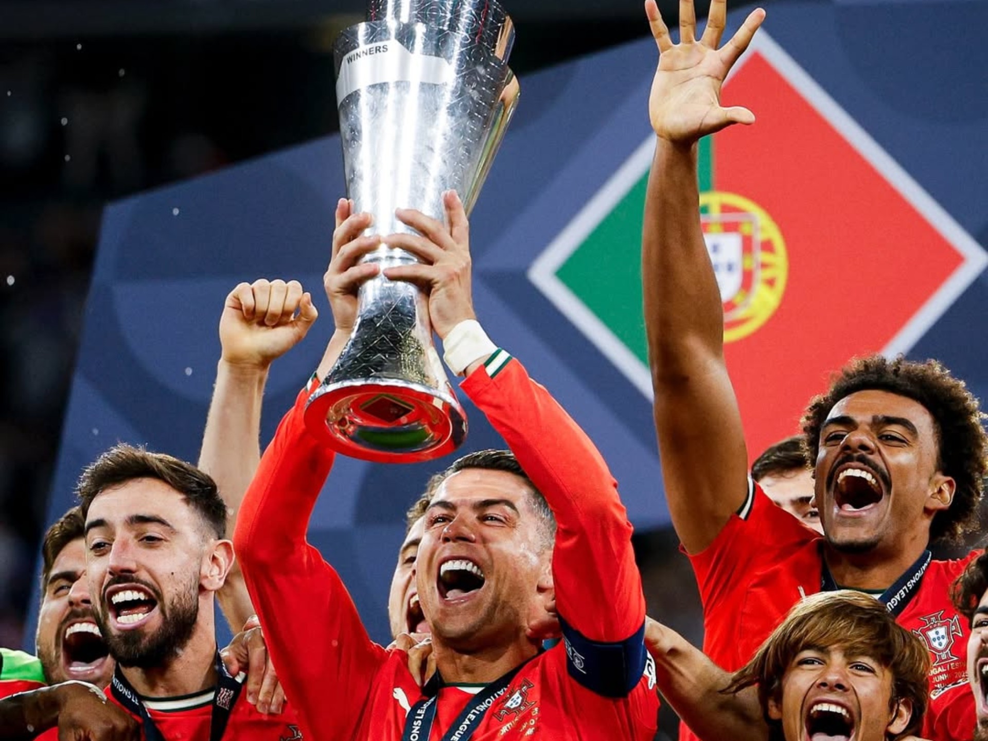 -包含巴塞罗那再次问鼎，成功晋级欧冠半决赛的词条